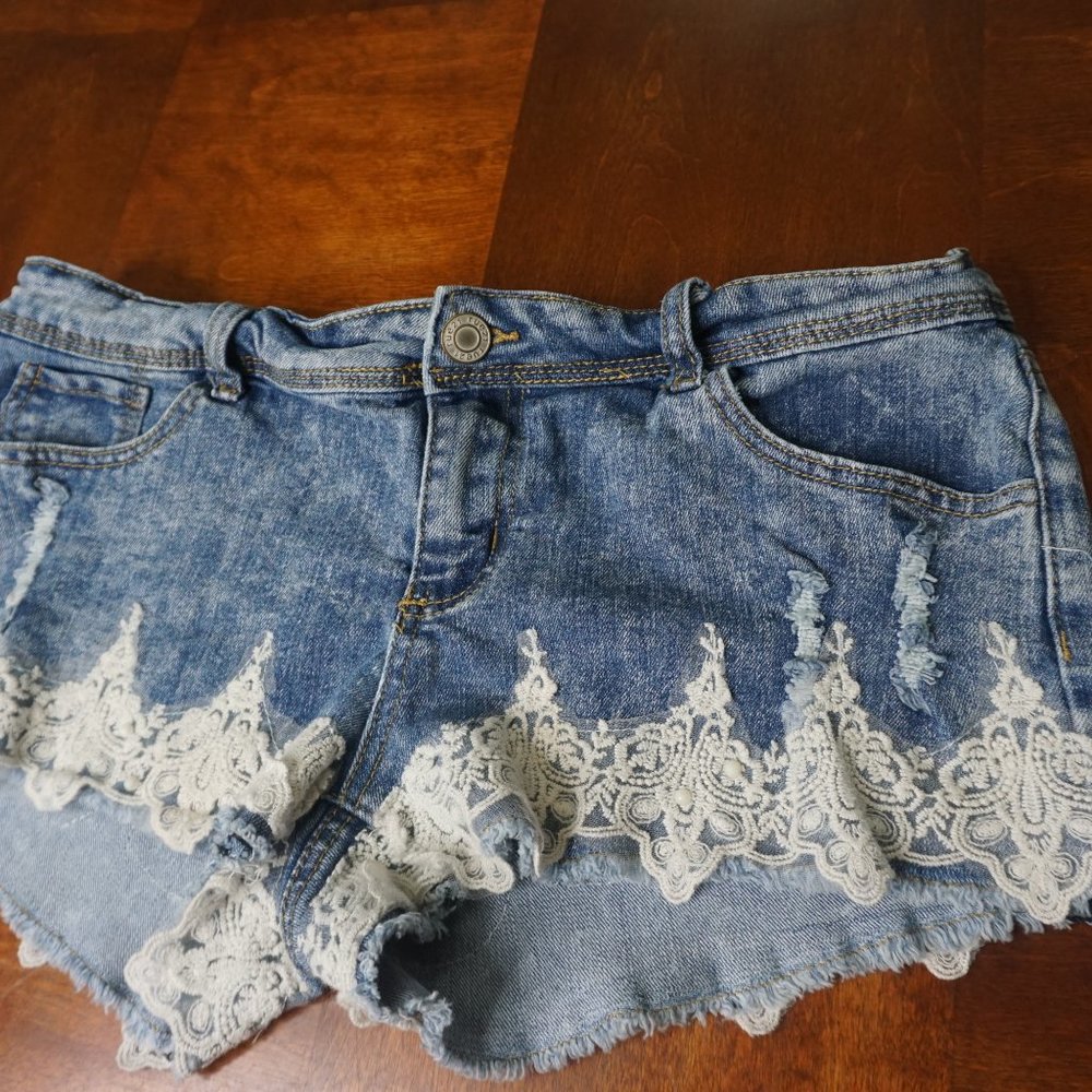 Jean Shorts - Picture 3 of 5